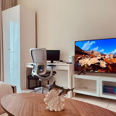 Full Sea View With Balcony - Studio Apartment - 10 Min To Jbr - Dubái Exterior foto